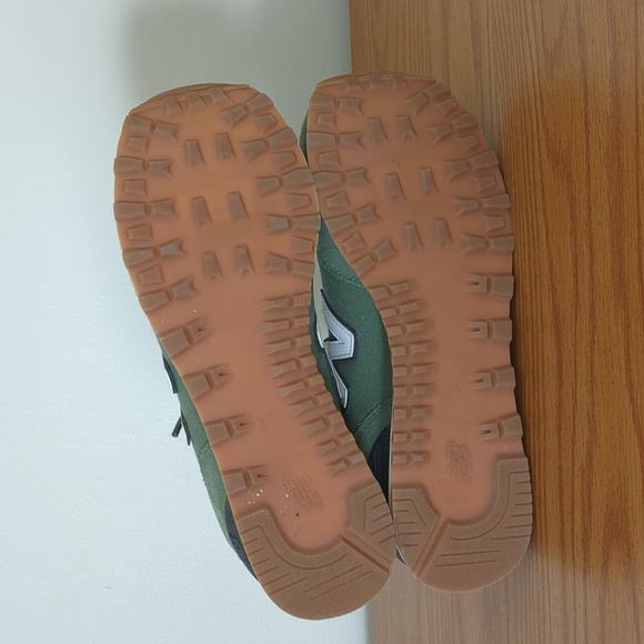 New Balance Green Canvas Suede Sneakers Size US 9 - Picture 3 of 3